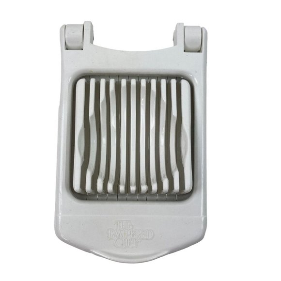 *Pampered Chef Egg Slicer Kitchen Gadget Utensil #1182 Vegetables Fruits - Picture 1 of 3